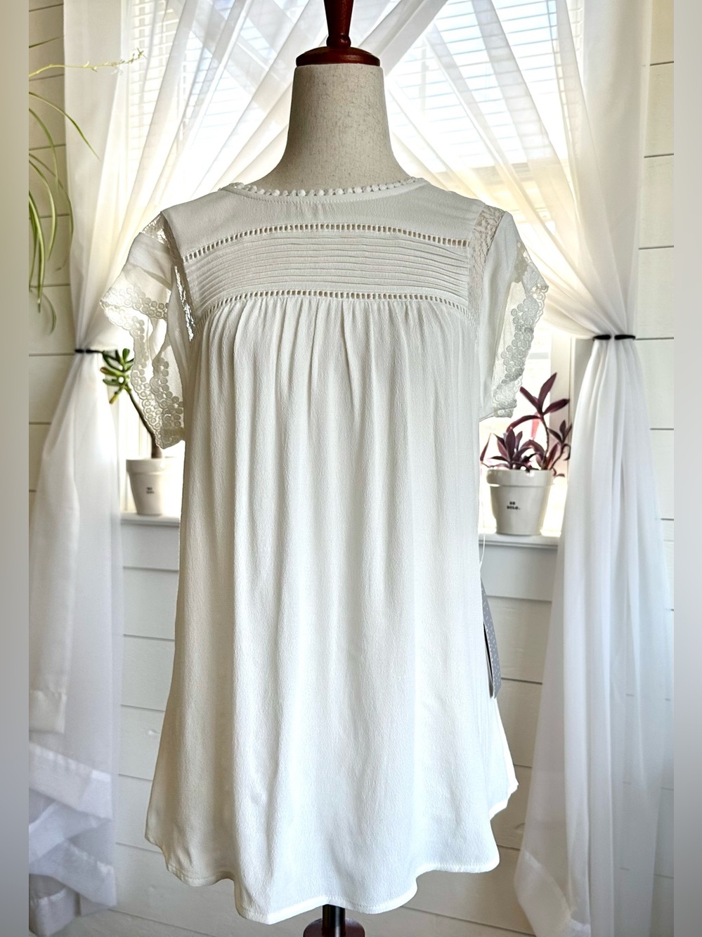 Daniel Rainn White Cottagecore Becru Lace Detail Blouse NWT
Size S